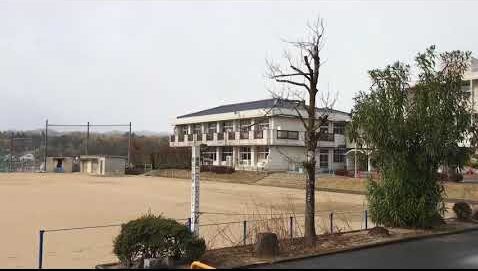 津山市立鶴山小学校