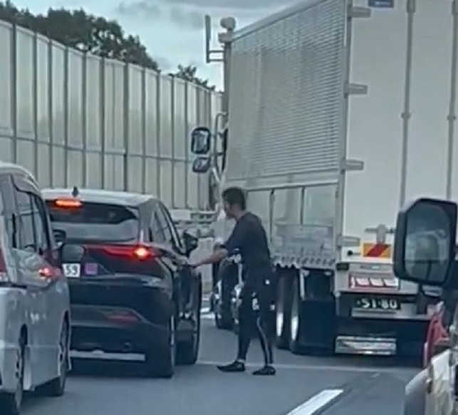 煽り運転の男