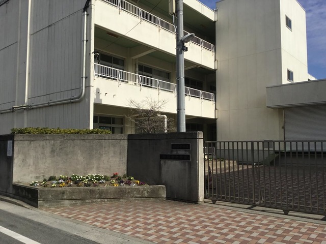 廿日市市立廿日市中学校